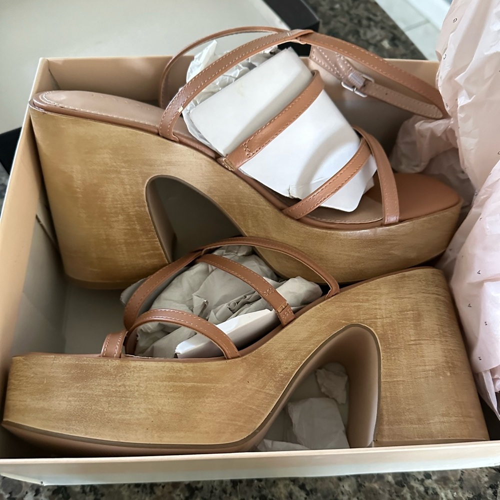 BCBGeneration Sandi Sandal Size:9.5